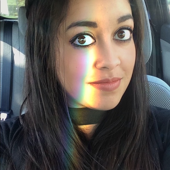 Meet your Posher, Ambrosia - Picture 1 of 1